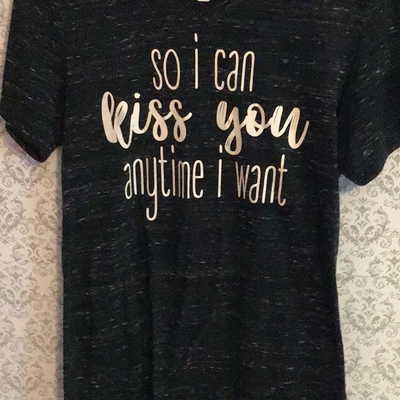 Small graphic tee shirt in good condition pre worn - Picture 6 of 13